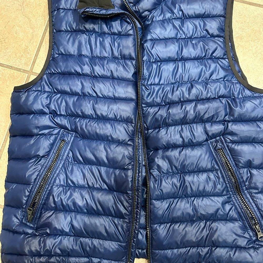 American Eagle vest size large men’s